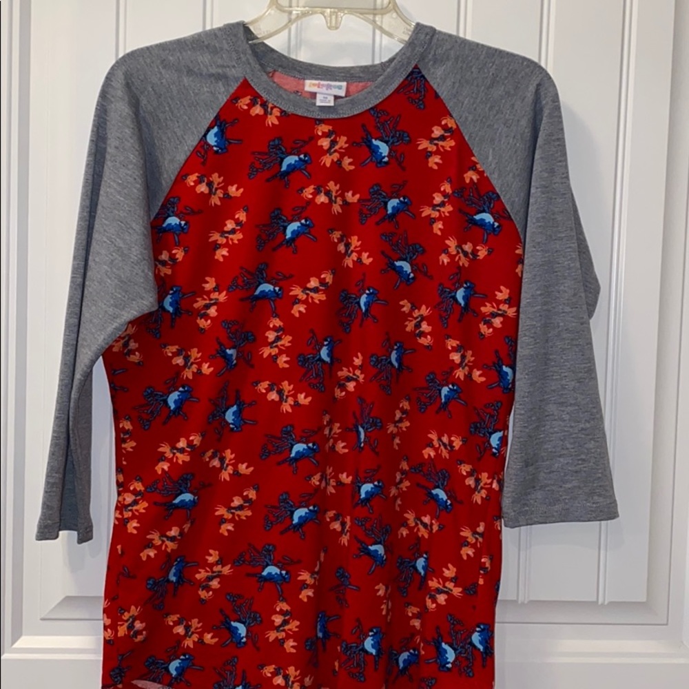 Offers welcome LulaRoe Randy Top Bluebirds!  Med